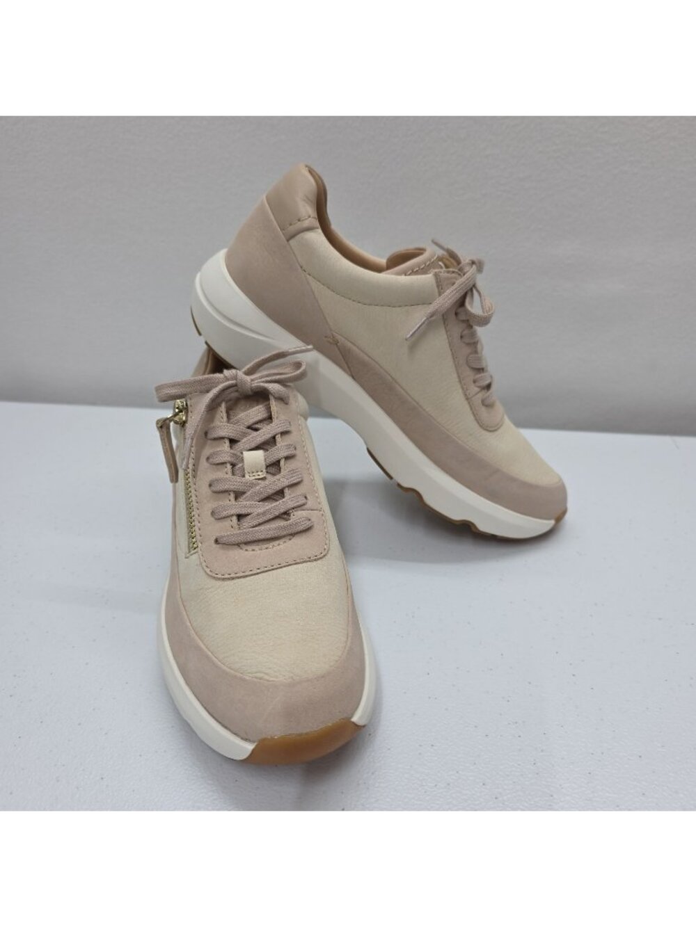 Clarks Tivoli Zip Sand Tan Leather Womens 7.5m Shoes Sneakers Casual 61727303